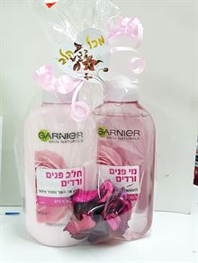 גרנייה סט מתנה 2 פריטים ורדים סופר מדיקה